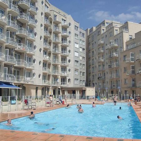Appartement Met Zeezicht En Verwarmd Zwembad Ostend Exterior photo