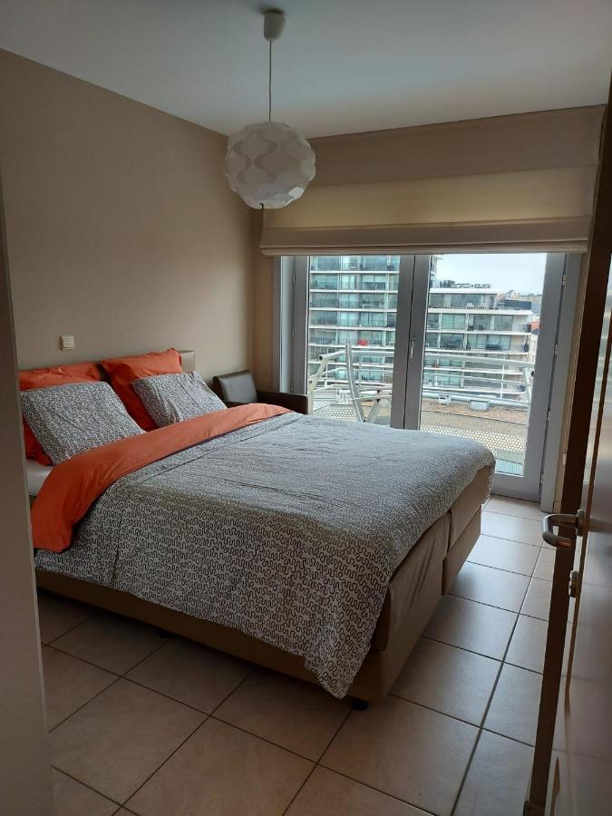 Appartement Met Zeezicht En Verwarmd Zwembad Ostend Exterior photo