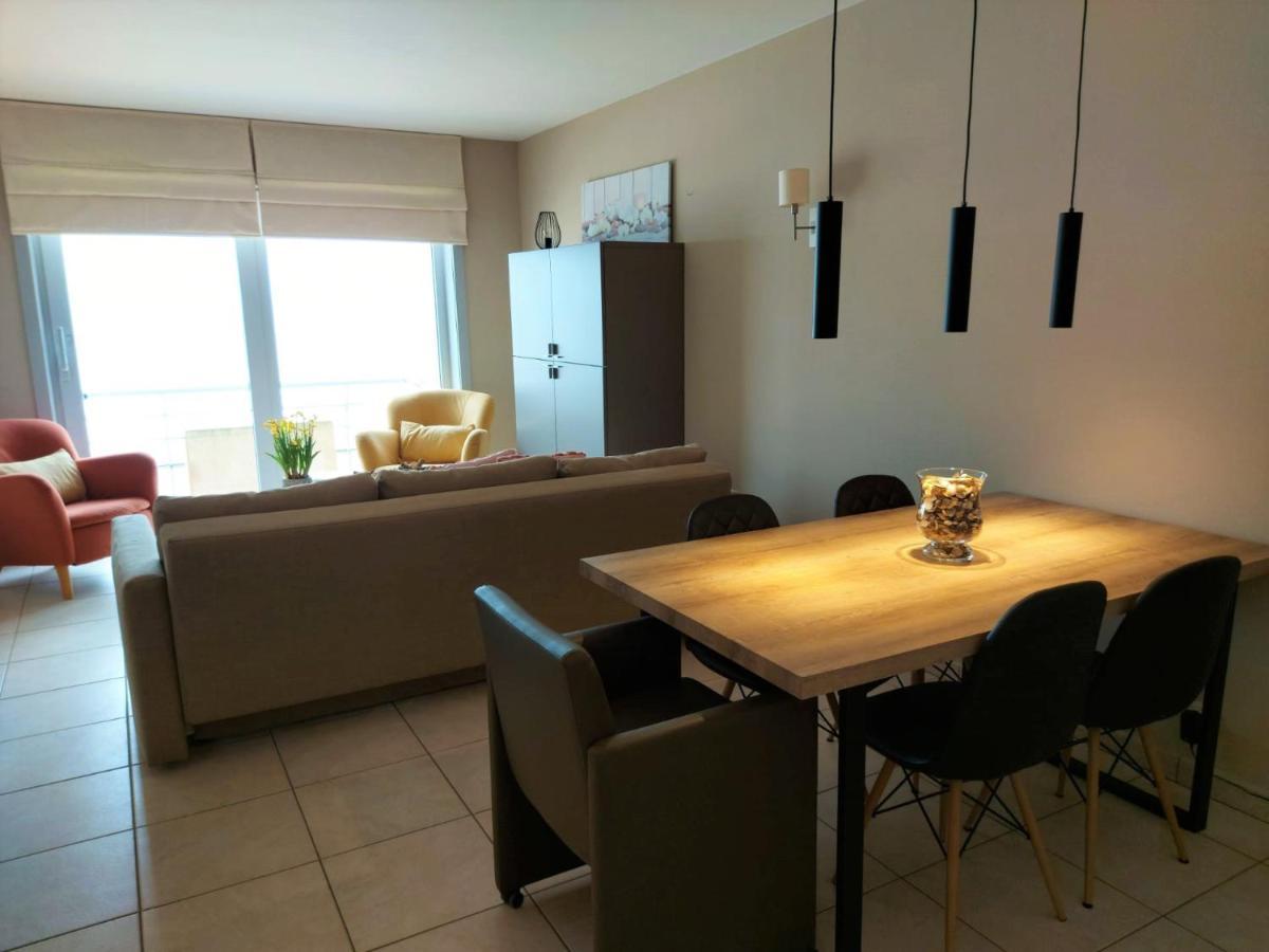 Appartement Met Zeezicht En Verwarmd Zwembad Ostend Exterior photo