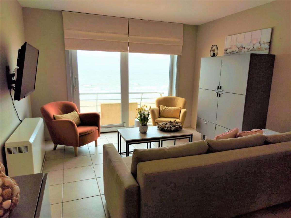 Appartement Met Zeezicht En Verwarmd Zwembad Ostend Exterior photo