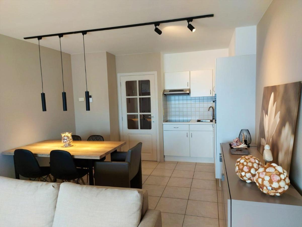 Appartement Met Zeezicht En Verwarmd Zwembad Ostend Exterior photo
