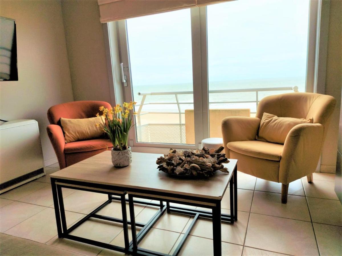 Appartement Met Zeezicht En Verwarmd Zwembad Ostend Exterior photo