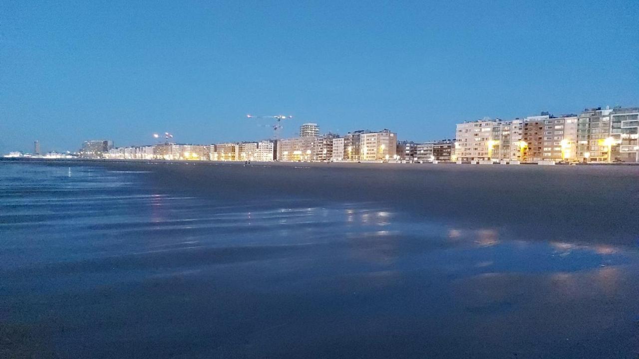 Appartement Met Zeezicht En Verwarmd Zwembad Ostend Exterior photo