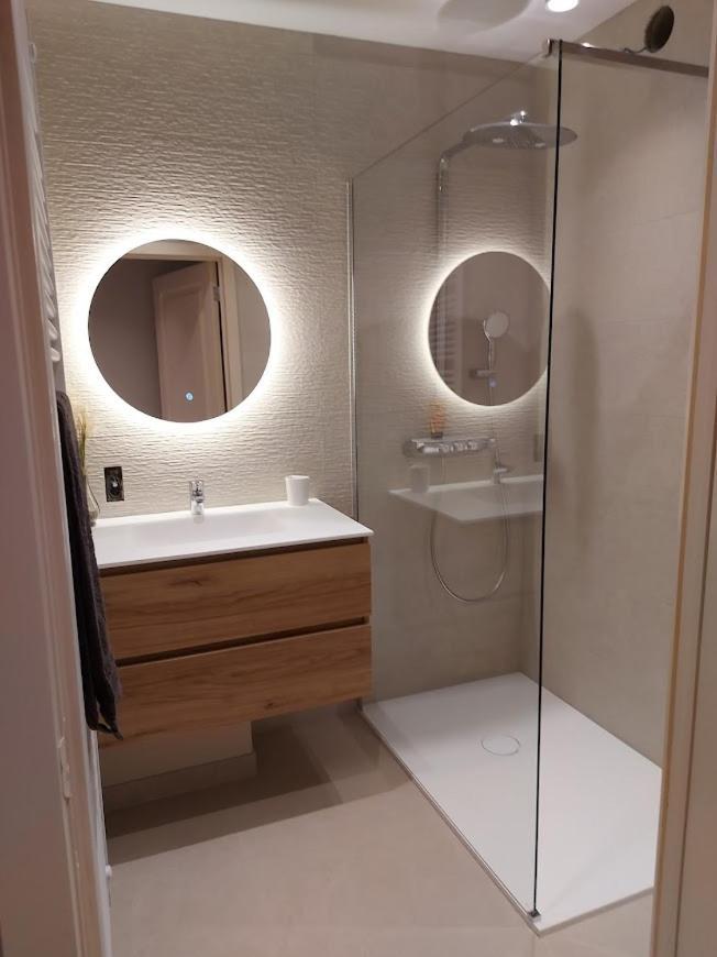 Appartement Met Zeezicht En Verwarmd Zwembad Ostend Exterior photo
