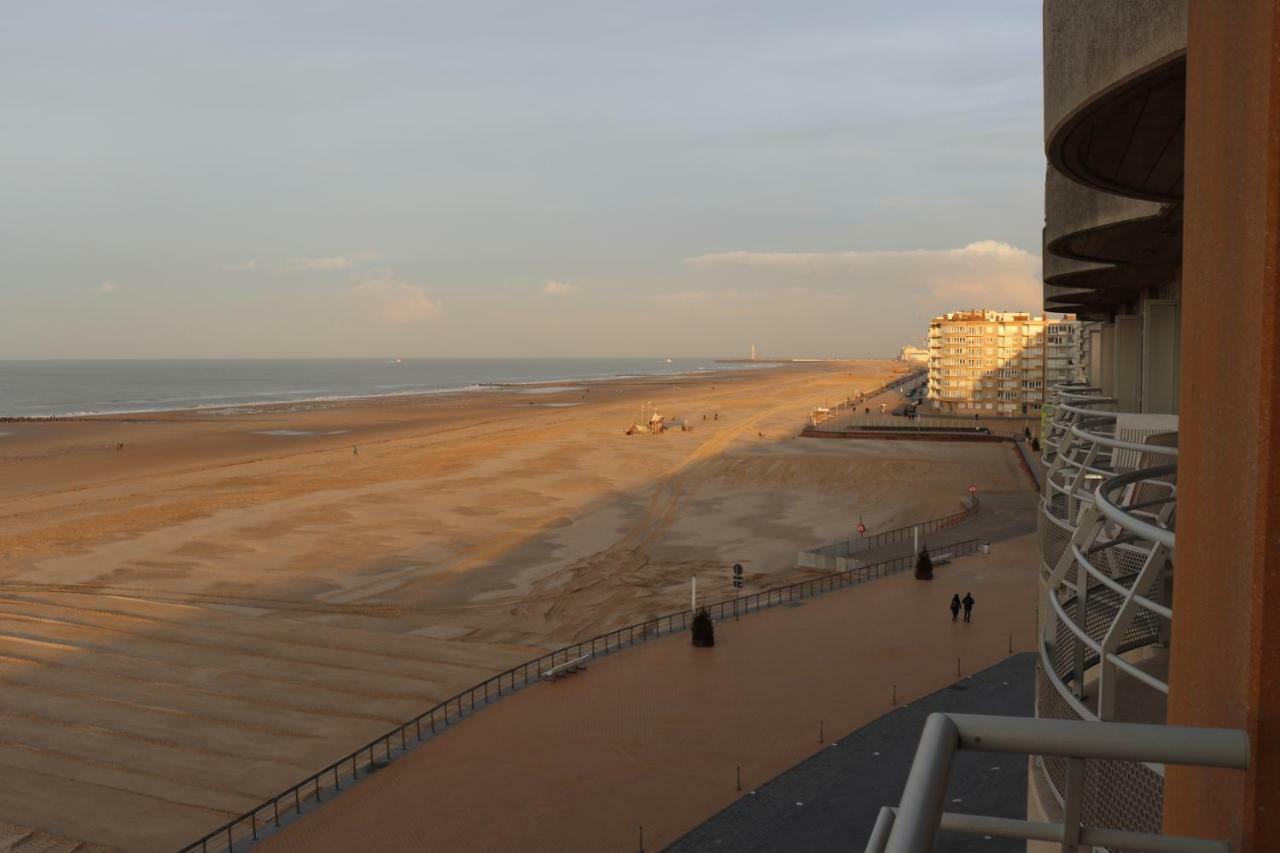 Appartement Met Zeezicht En Verwarmd Zwembad Ostend Exterior photo